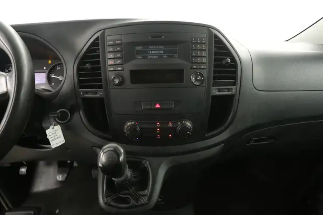 Mercedes-Benz Vito view 11