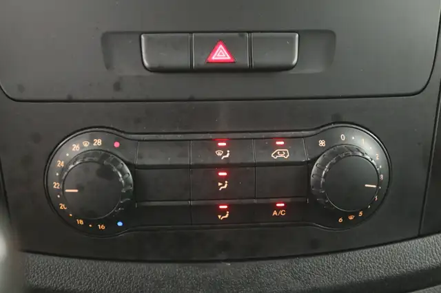 Mercedes-Benz Vito view 14