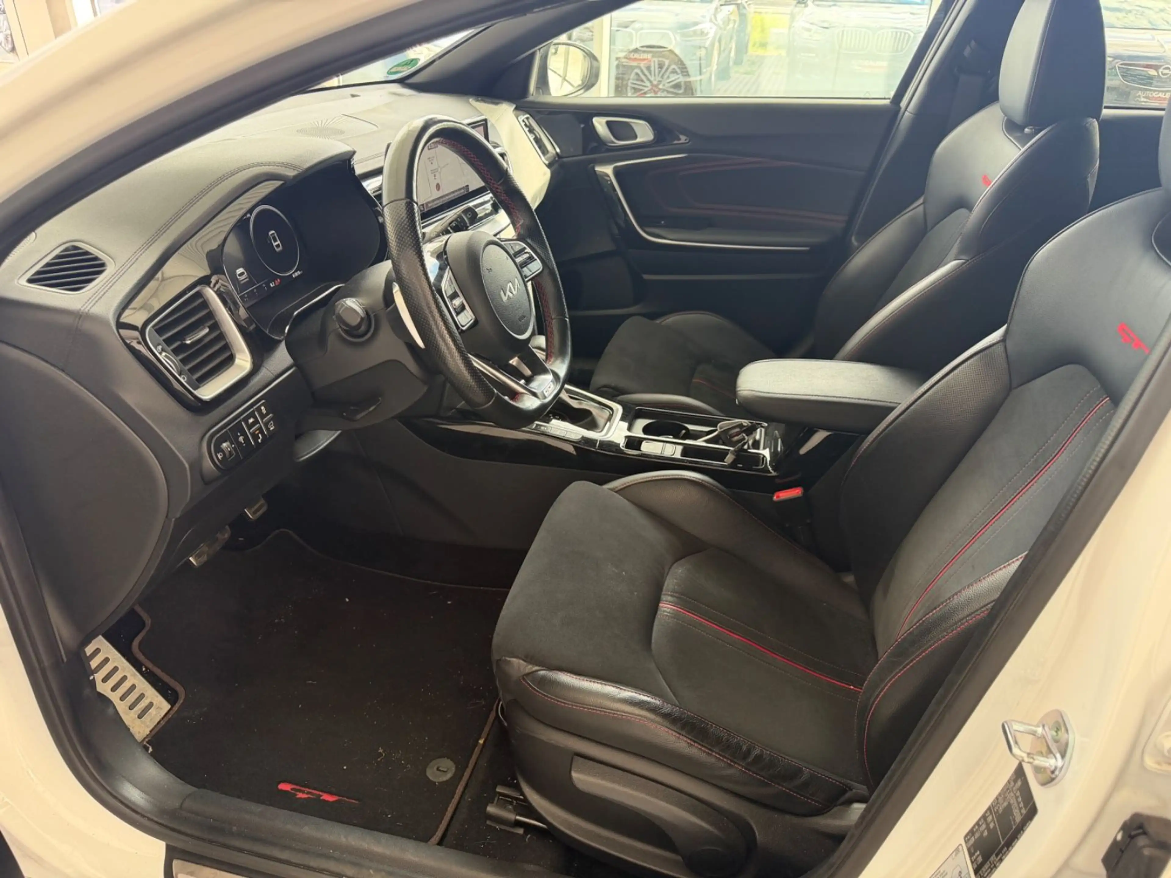 Kia ProCeed / pro_cee'd ProCeed GT — photo 11