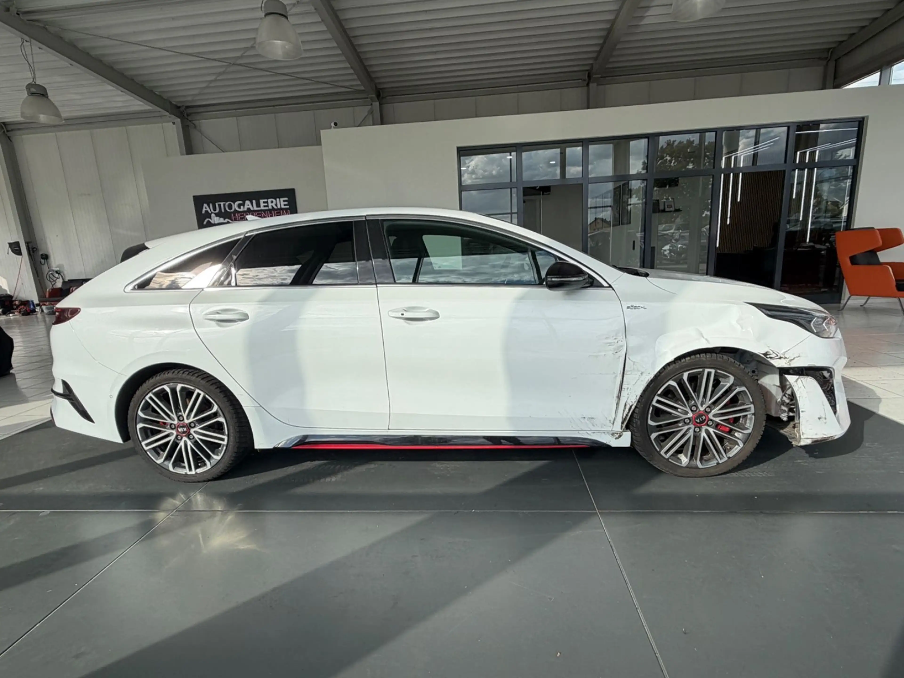 Kia ProCeed / pro_cee'd ProCeed GT — photo 4