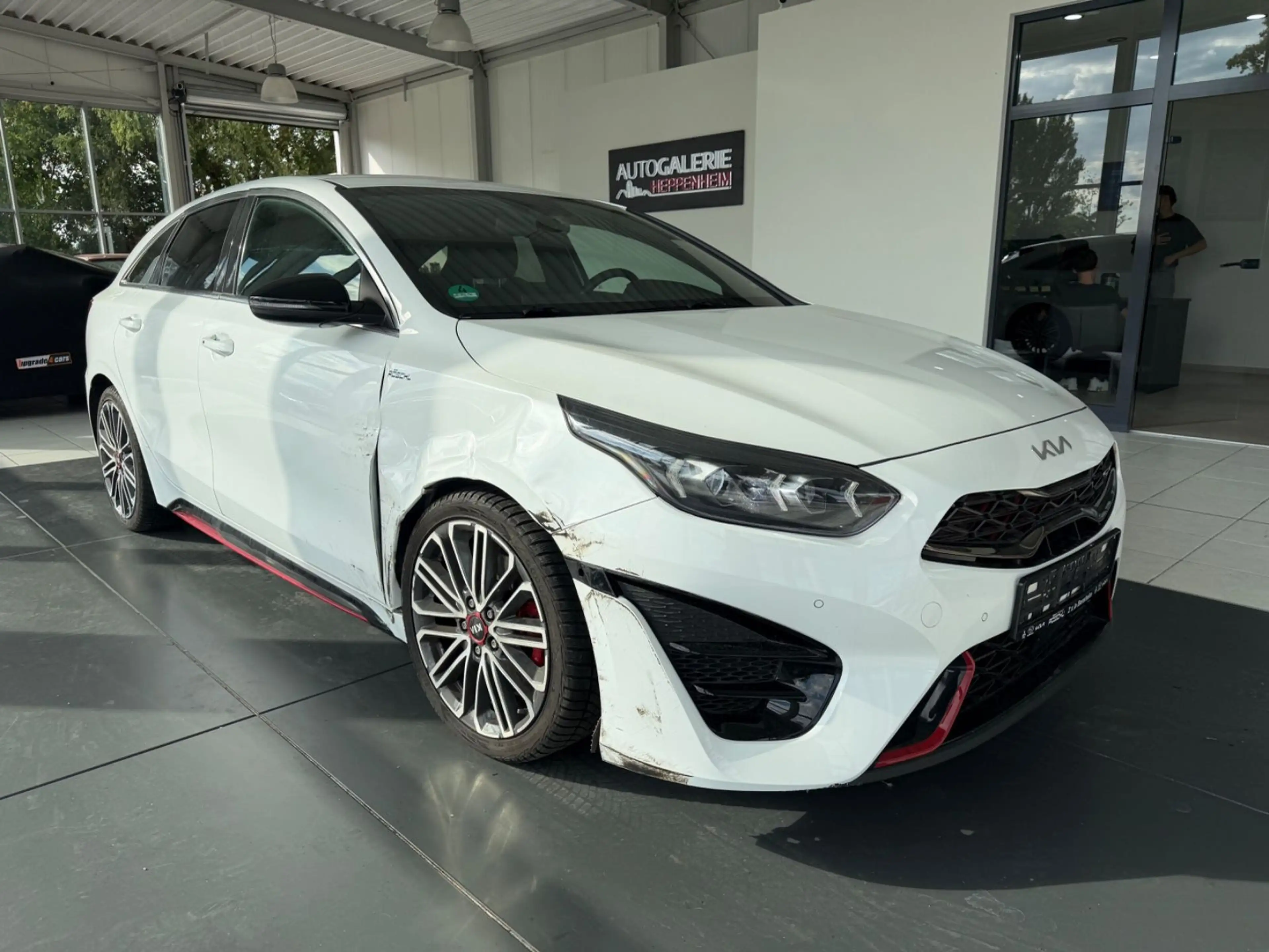 Kia ProCeed / pro_cee'd ProCeed GT — photo 3