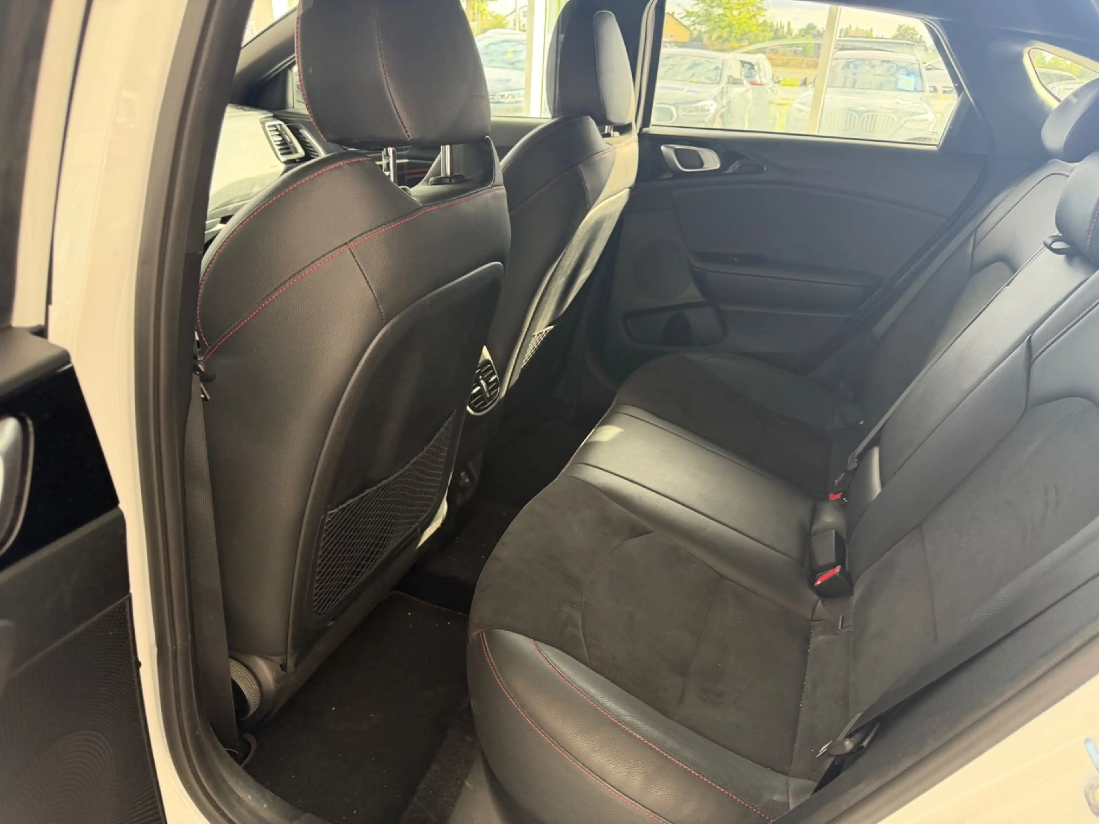 Kia ProCeed / pro_cee'd ProCeed GT — photo 9