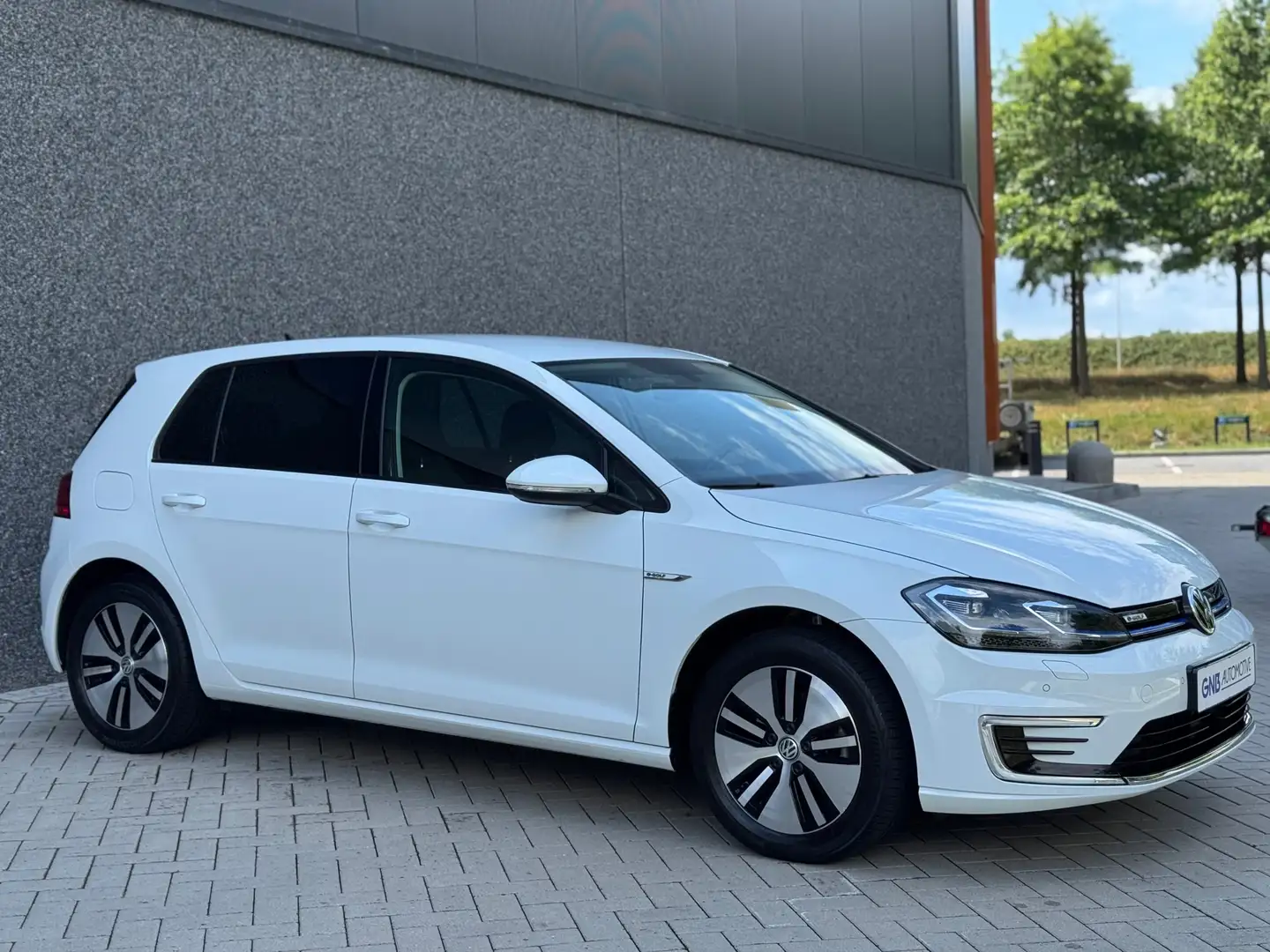 Volkswagen e-Golf E-DITION | Carplay | ACC | Stoelverwarming | Parke Wit - 2