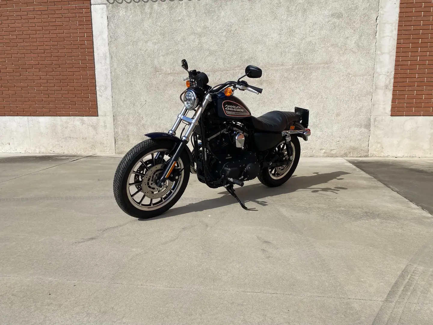 Harley-Davidson Sportster 883 R plava - 2