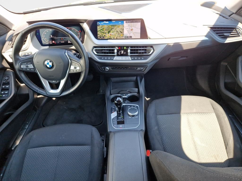 BMW 218 Advantage — photo 12