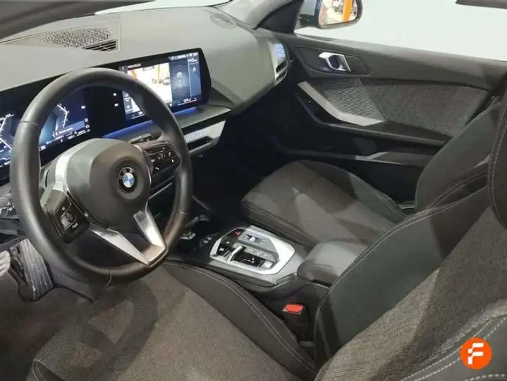 BMW Serie 1 2025, foto 8