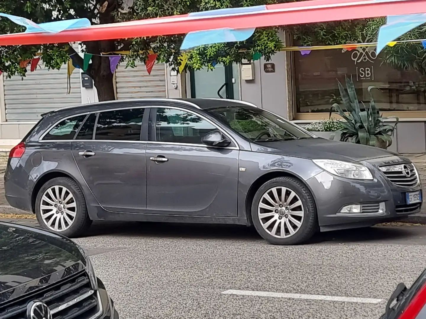 Opel Insignia Opel Insignia SW 160cv Gri - 1