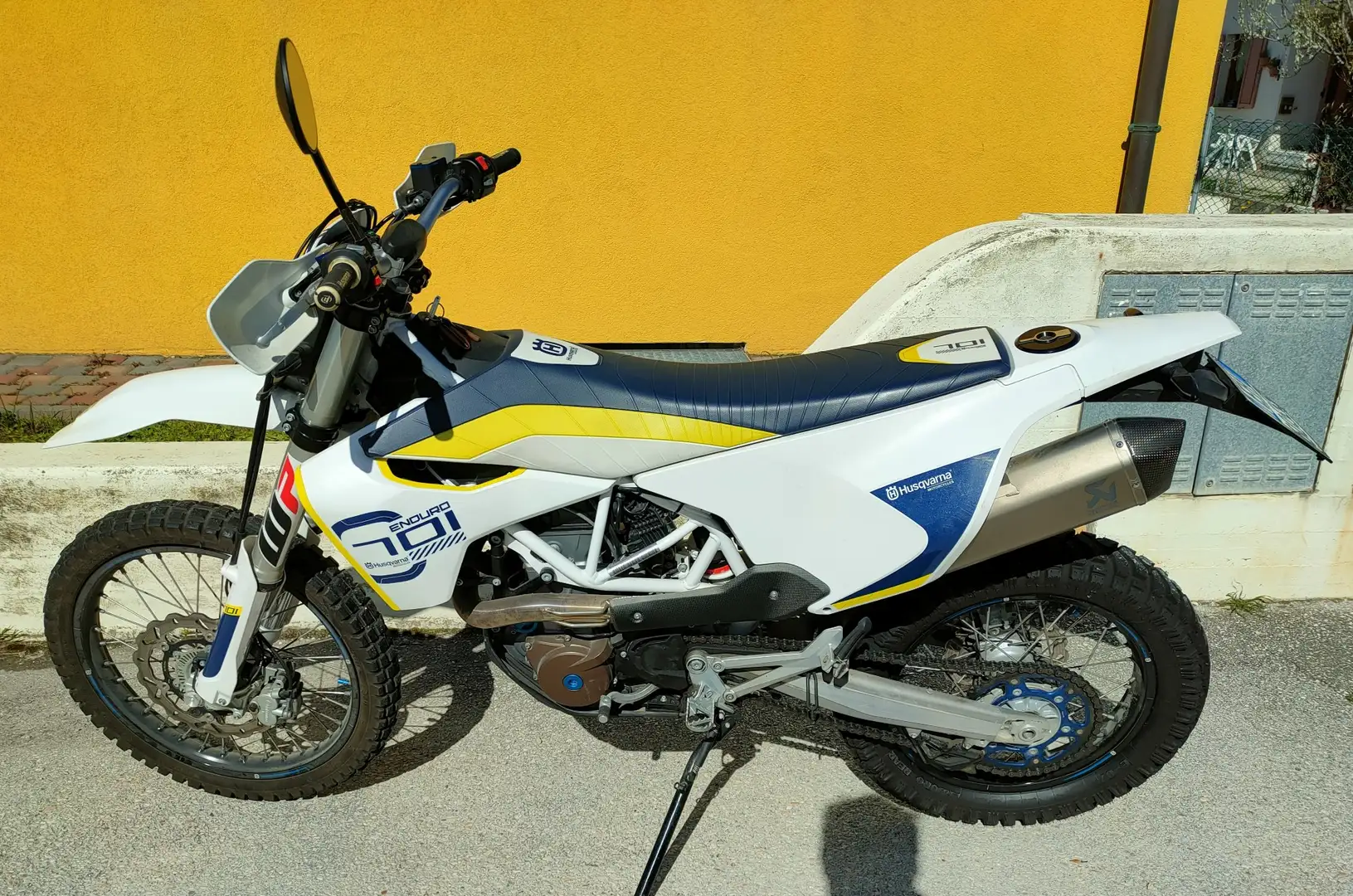 Husqvarna 701 Enduro Alb - 2