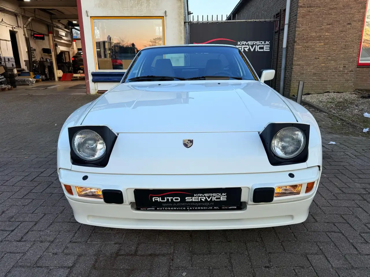 Porsche 944 2.5 Coupé AUTOMAAT, foto 11