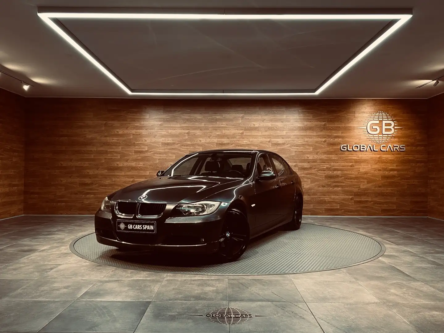 BMW 318 318d Gris - 1