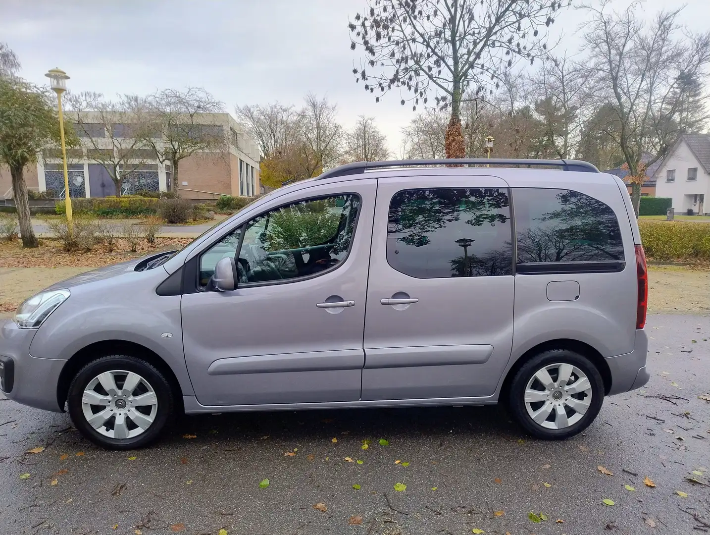 Citroen Berlingo Berlingo Multispace PureTech 110 SHINE Ezüst - 2