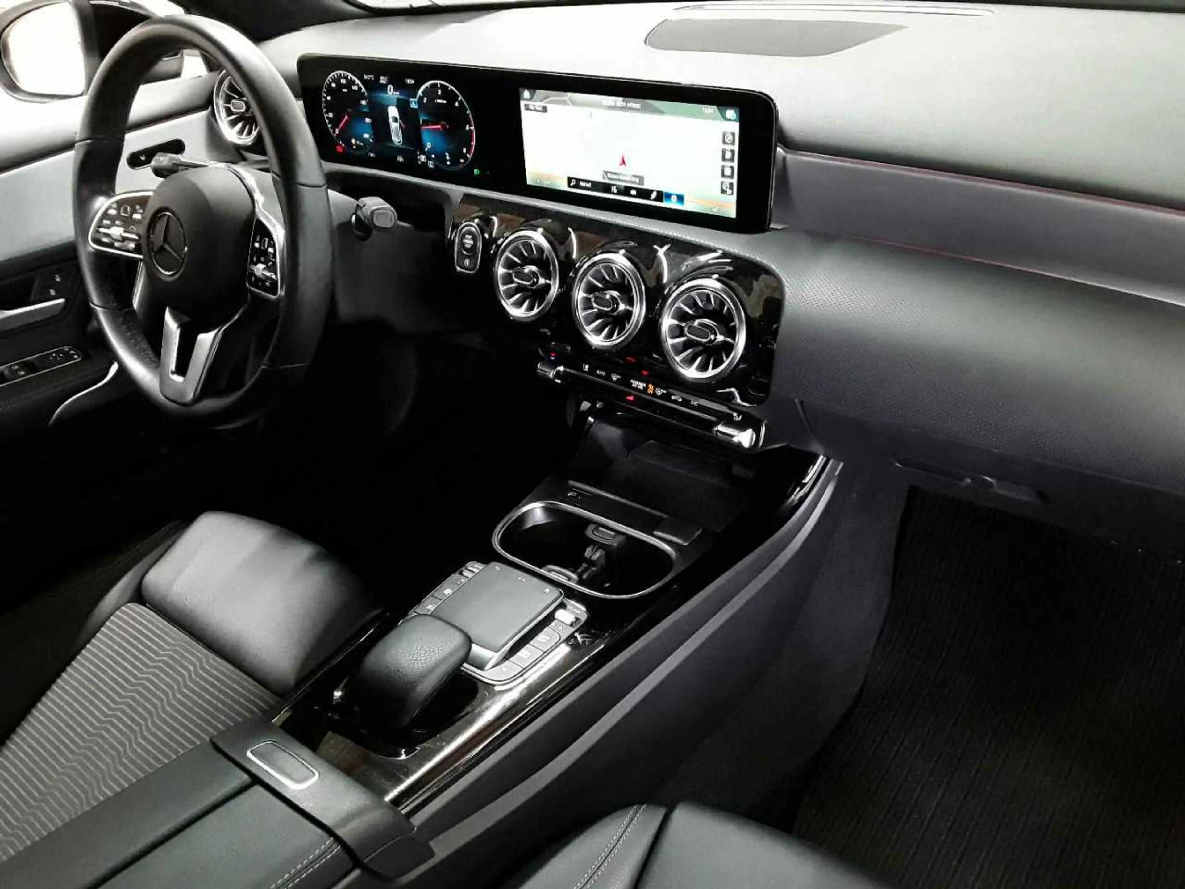 Mercedes-Benz A 200 A 200d -Progressive AHL LED BusiP AssiP — photo 9