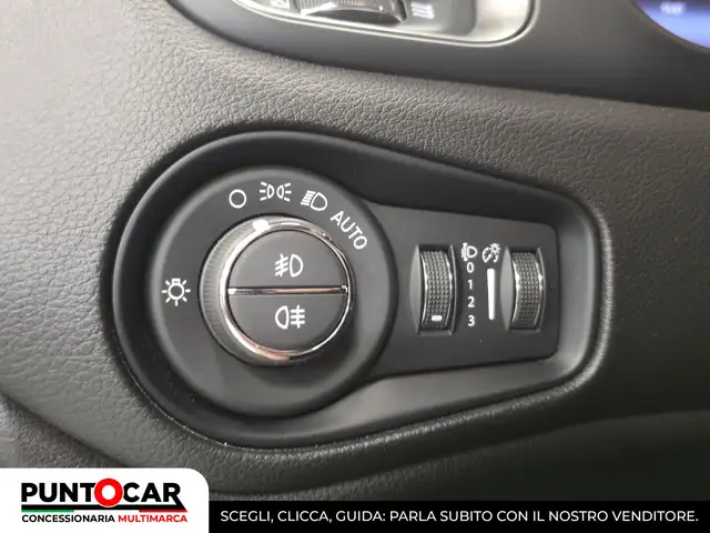 Jeep Renegade view 22