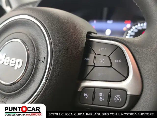 Jeep Renegade view 16