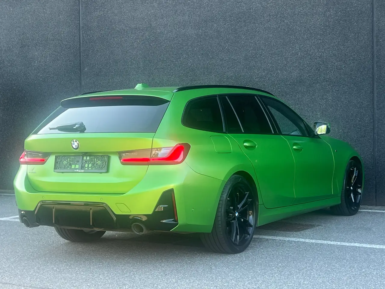 BMW 3 Series 318i Touring Individual Frozen Tampa Bay Green M Sport Trekhaak 19" M, миниатюра 4