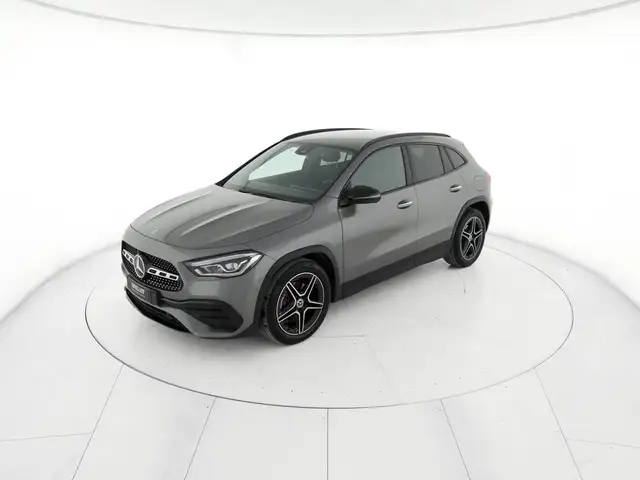 Mercedes-Benz GLA view 2