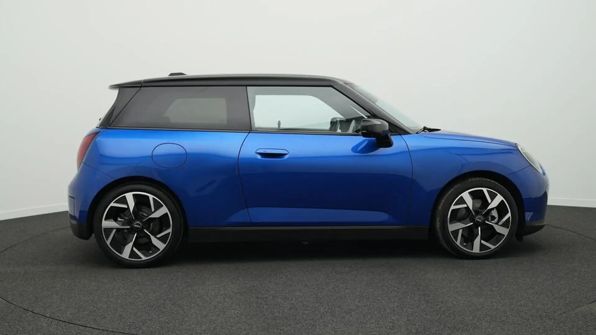 MINI Cooper SE Favoured Trim Blau - 2
