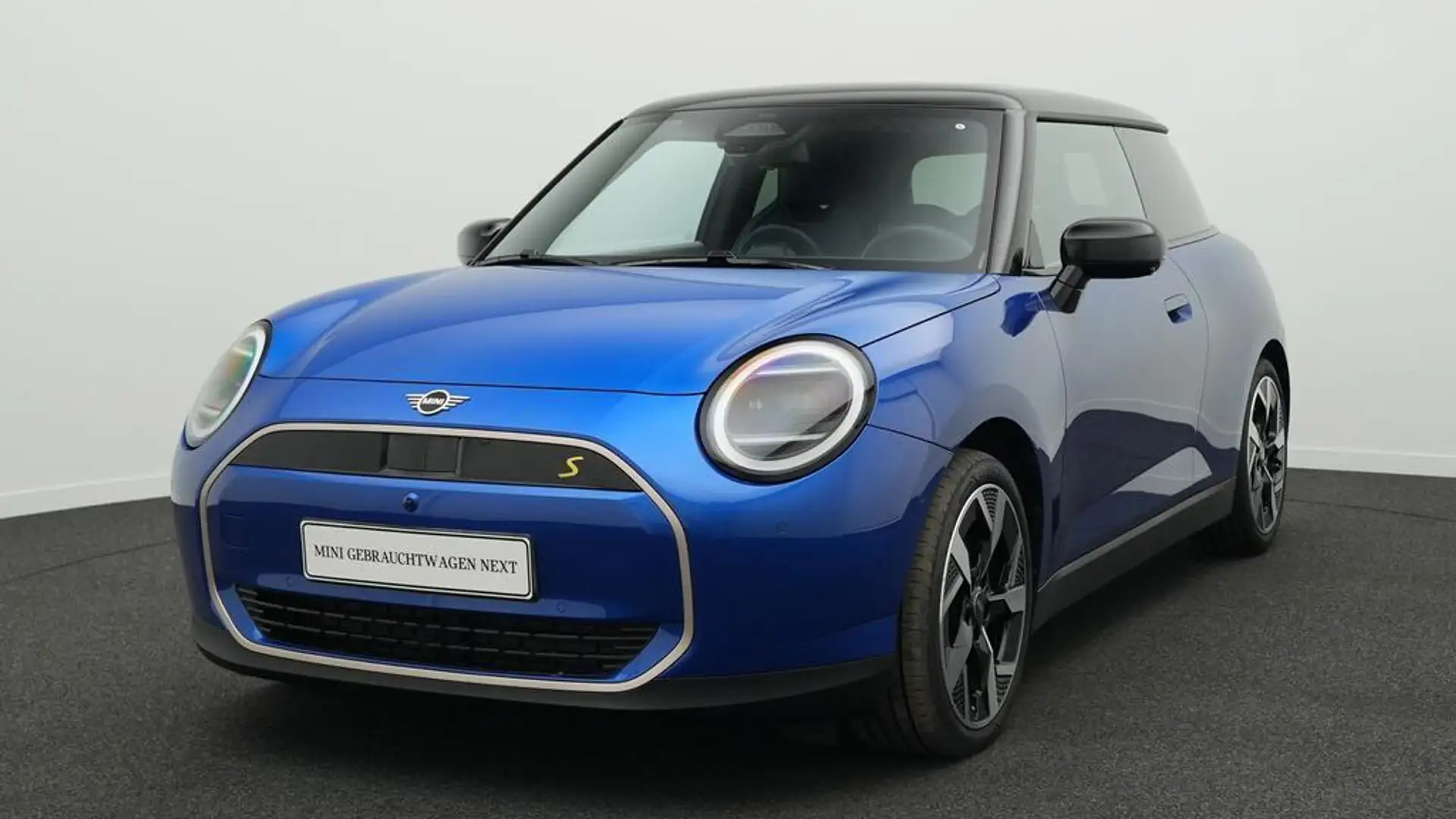 MINI Cooper SE Favoured Trim Blau - 1