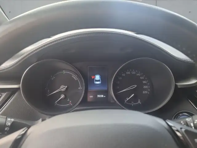 Toyota C-HR view 14