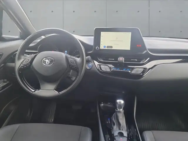 Toyota C-HR view 12