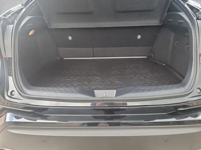 Toyota C-HR view 18