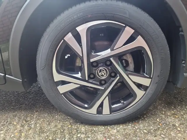 Toyota C-HR view 19