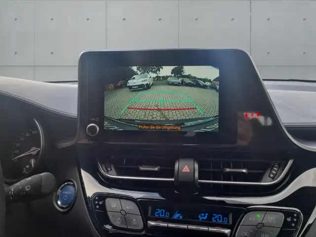 Toyota C-HR view 16