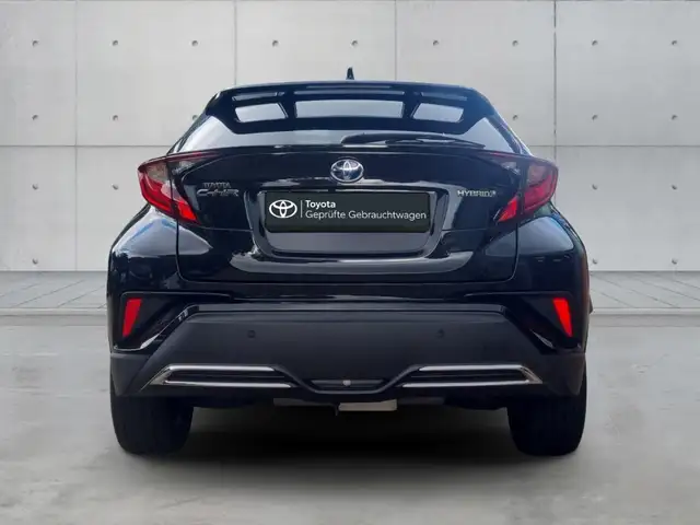 Toyota C-HR view 5