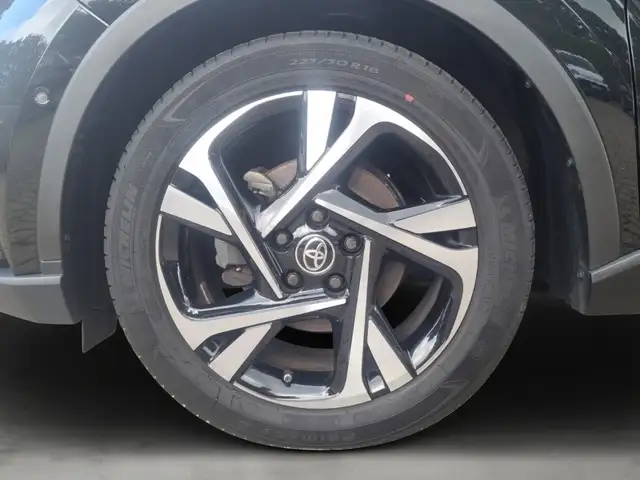Toyota C-HR view 7