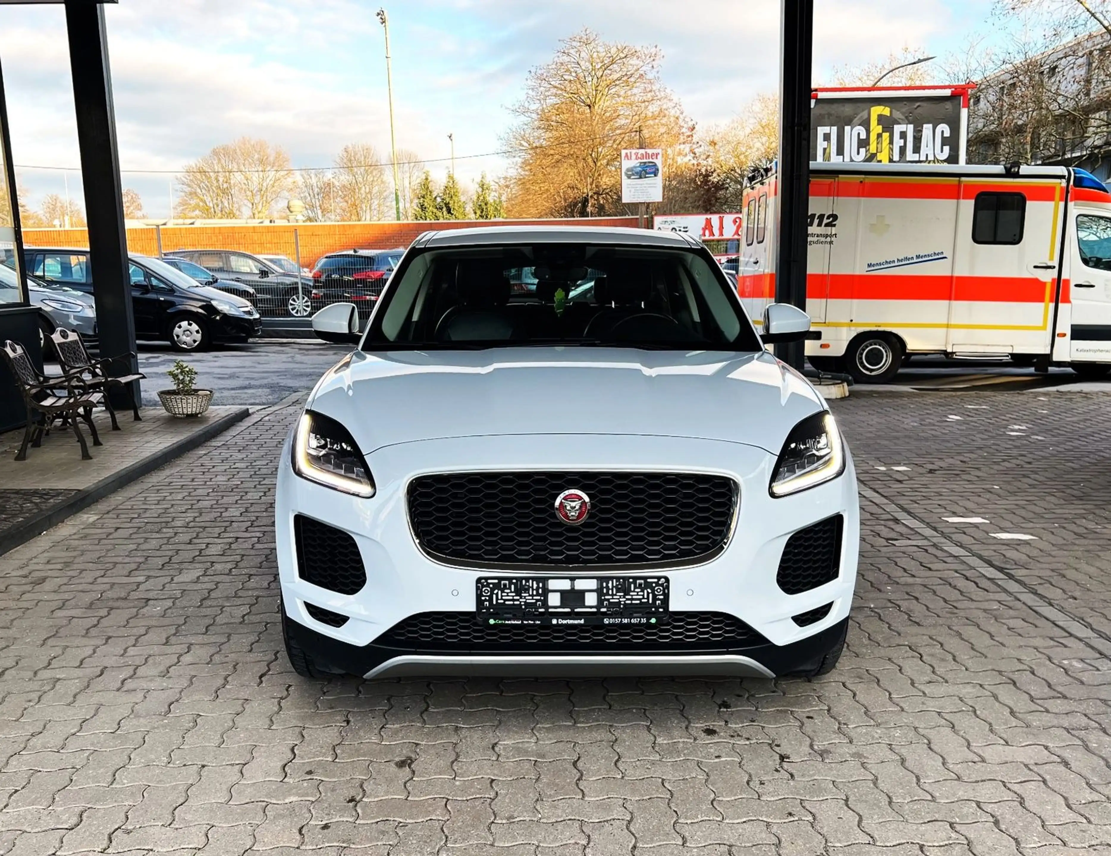 Jaguar E-Pace S/Leder/Kamera/Sitzheizung/2,0 Ltr./110KW
