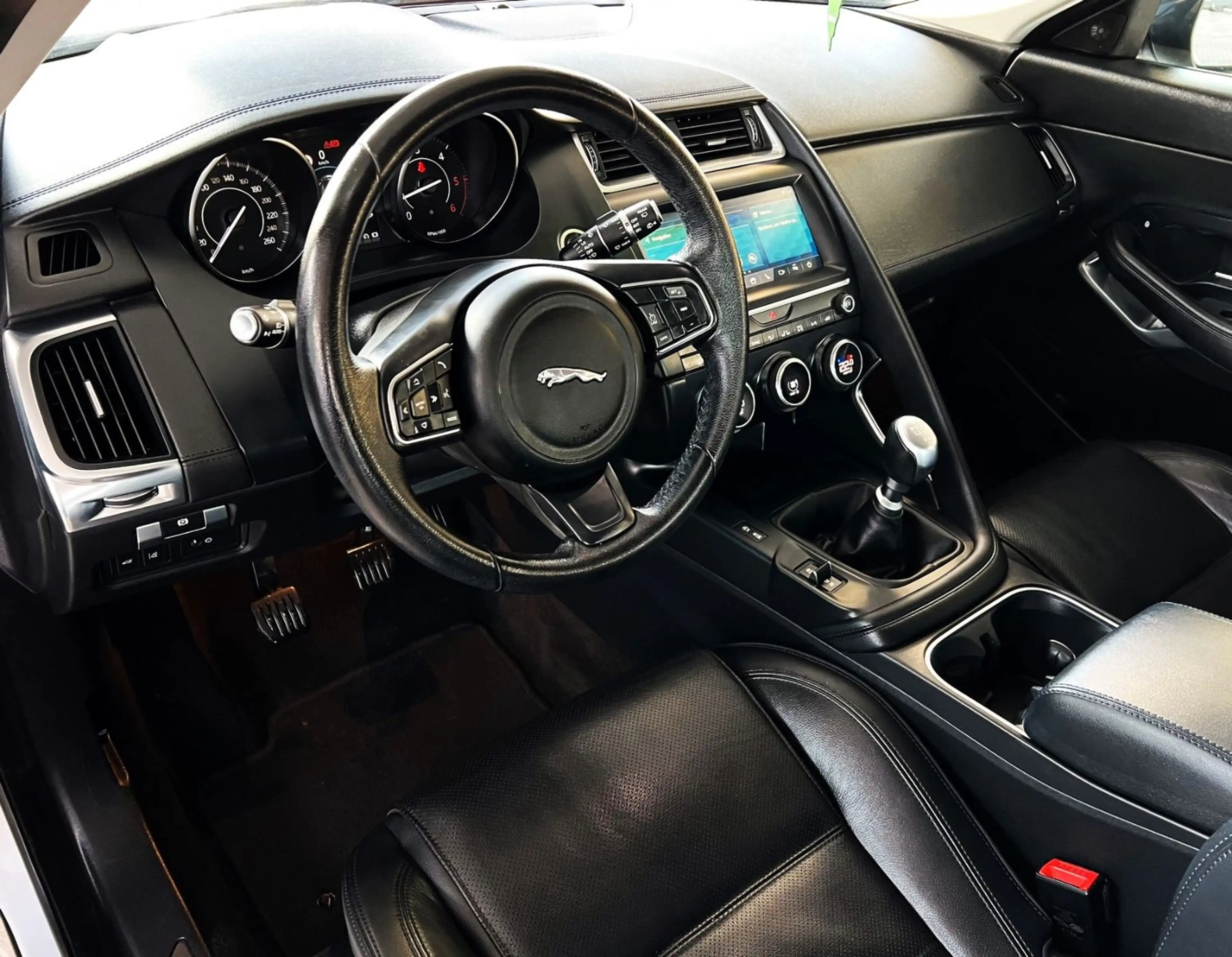 Jaguar E-Pace S/Leder/Kamera/Sitzheizung/2,0 Ltr./110KW — photo 12