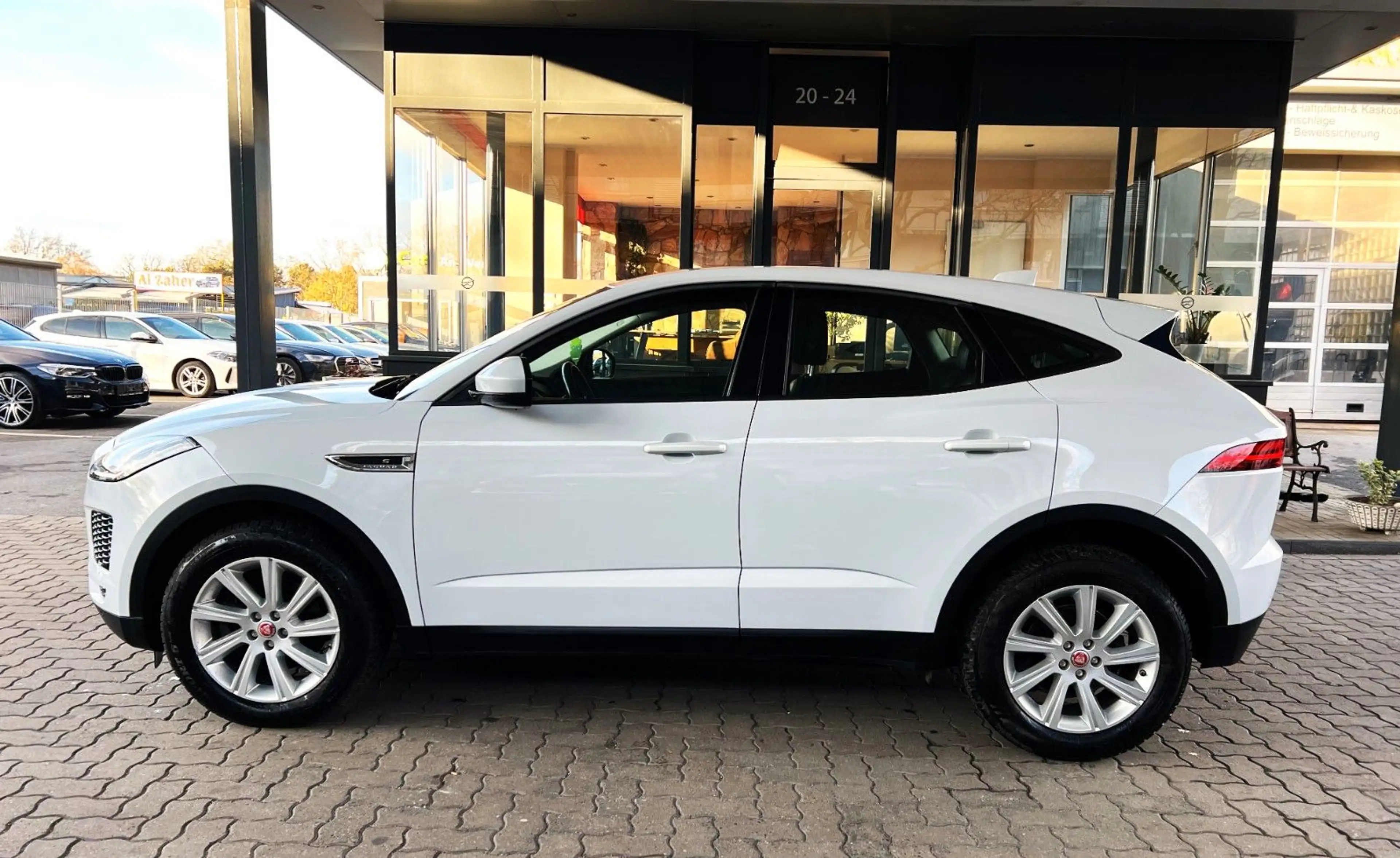 Jaguar E-Pace S/Leder/Kamera/Sitzheizung/2,0 Ltr./110KW — photo 7