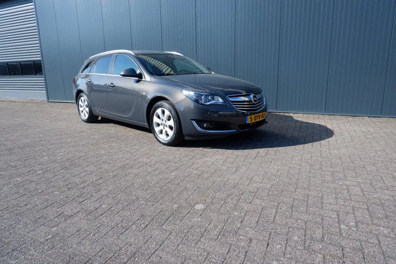 Opel Insignia Sports Tourer 1.6 T Business+ Grijs - 2