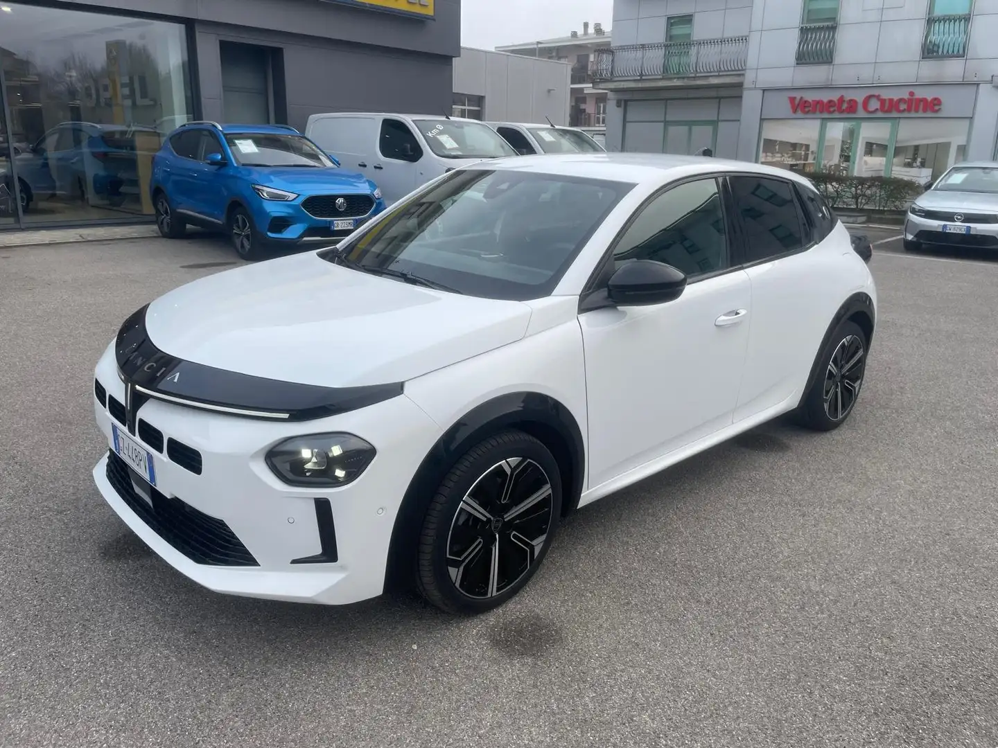 Lancia Ypsilon Ypsilon 1.2 mhev LX 110cv e-dct *KM9200* Blanc - 1