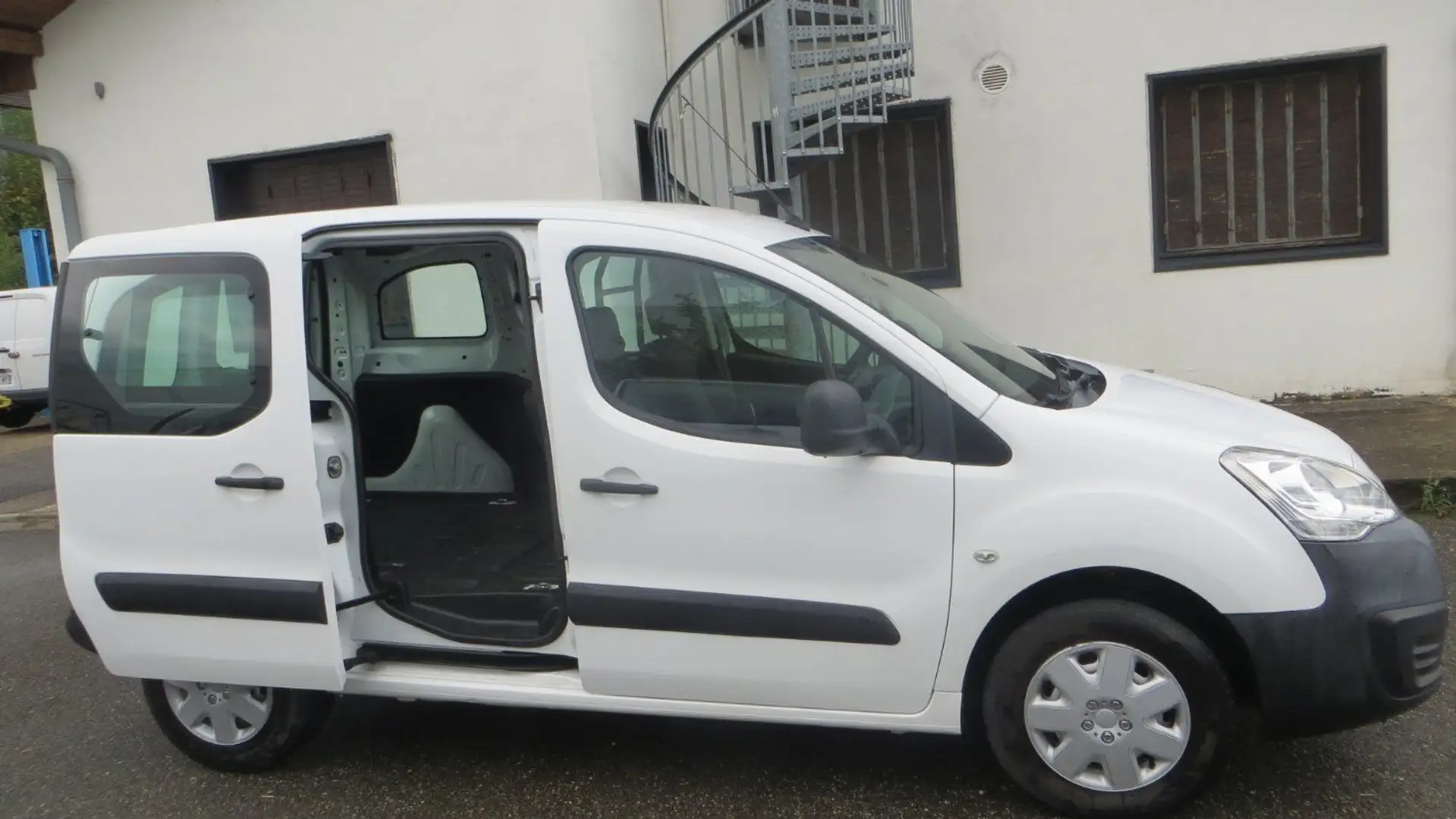 Citroen Berlingo 1.6 Hdi 75cv 1ere Main 3 Places White - 1