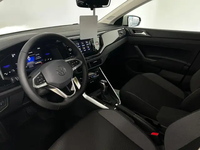 Volkswagen Polo view 6