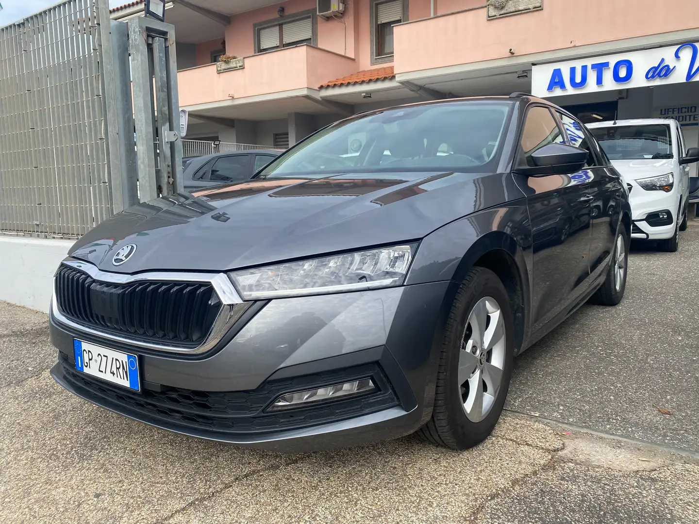 Skoda Octavia Wagon 2.0 TDi DsG evo Executive 115cv-Prezzo Reale - 1