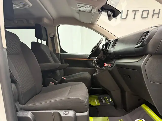 Toyota Proace Verso view 13