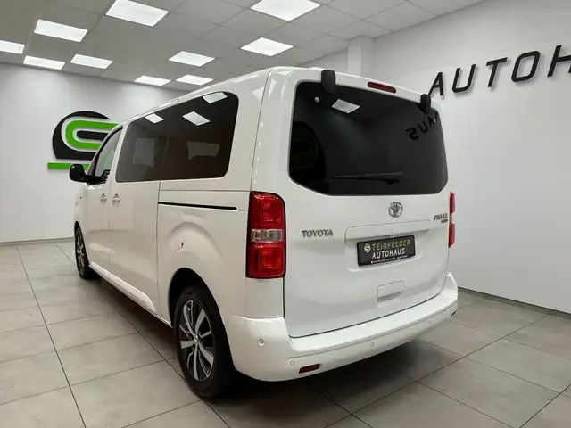 Toyota Proace Verso view 6