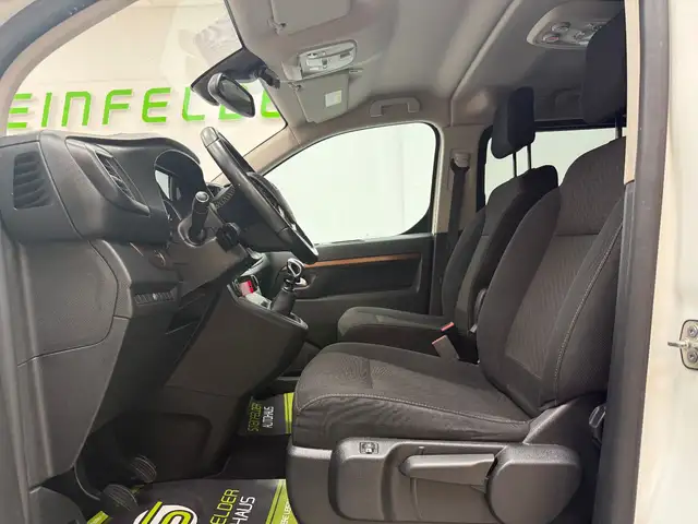 Toyota Proace Verso view 12