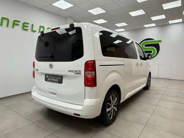 Toyota Proace Verso view 8