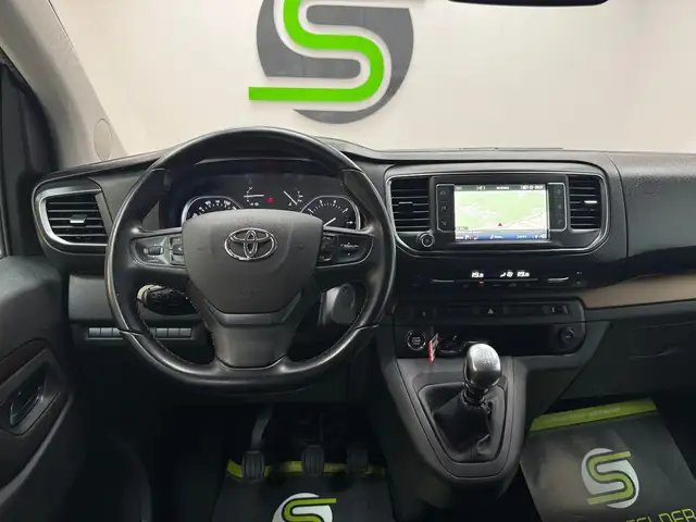 Toyota Proace Verso view 19