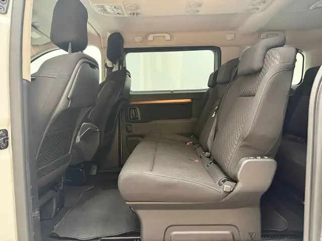 Toyota Proace Verso view 14