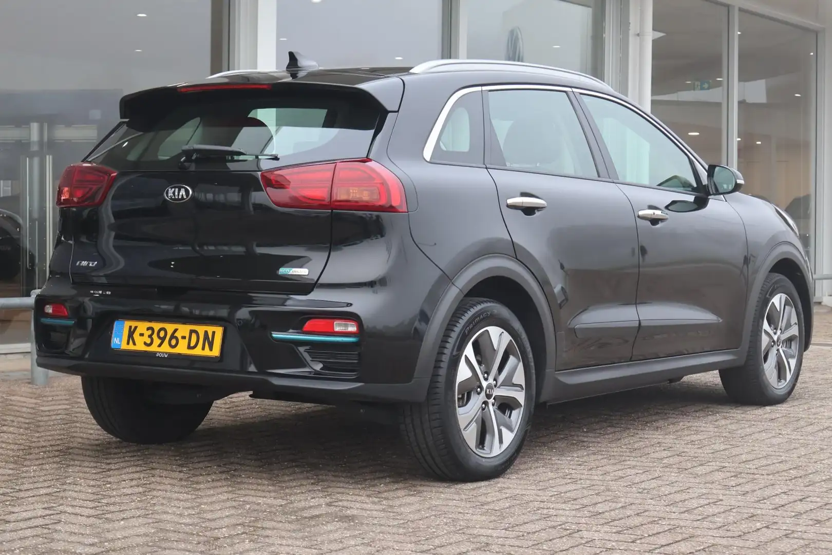 Kia e-Niro 204pk DynamicLine 64 kWh | SoH 96% | Warmtepomp | Negro - 2
