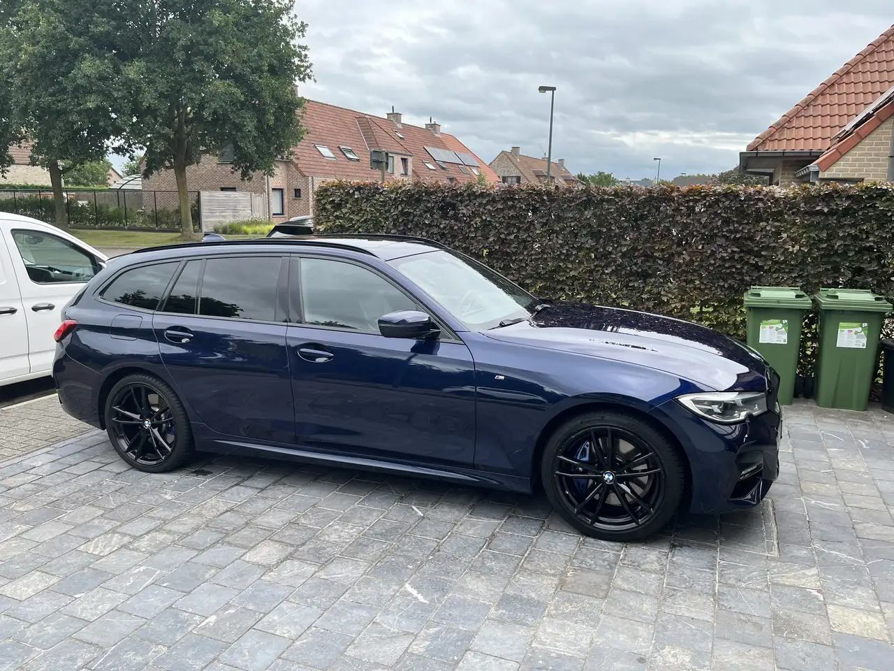 BMW 330