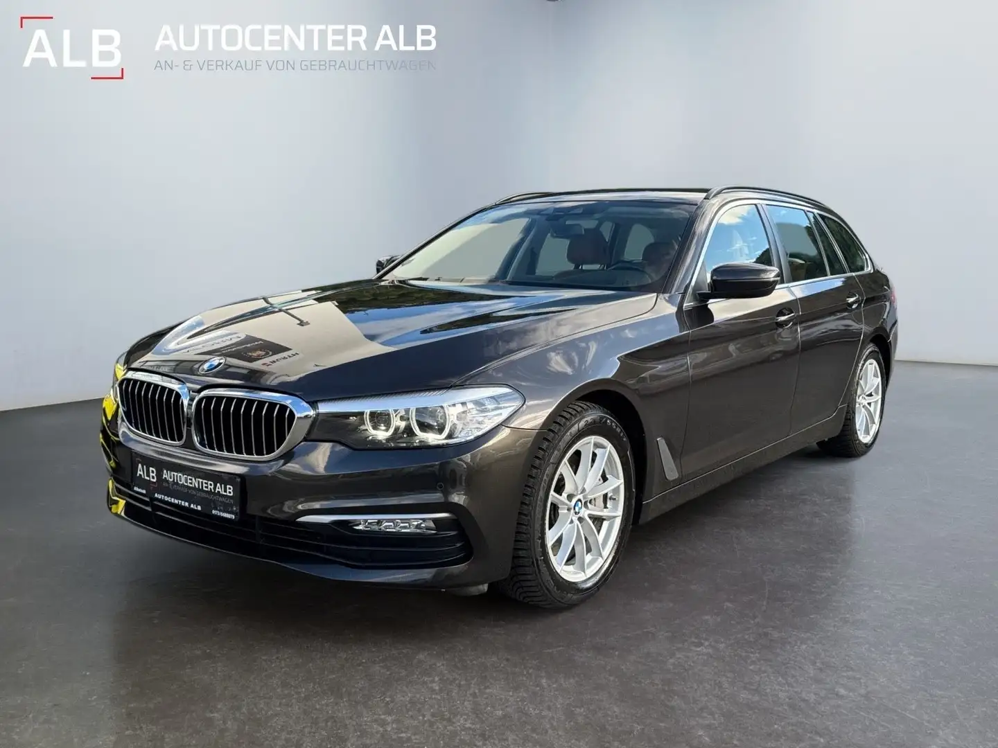 BMW 540 d xDrive Touring/HEAD-UP/AHK/1.HAND/LEDER/ Braun - 1