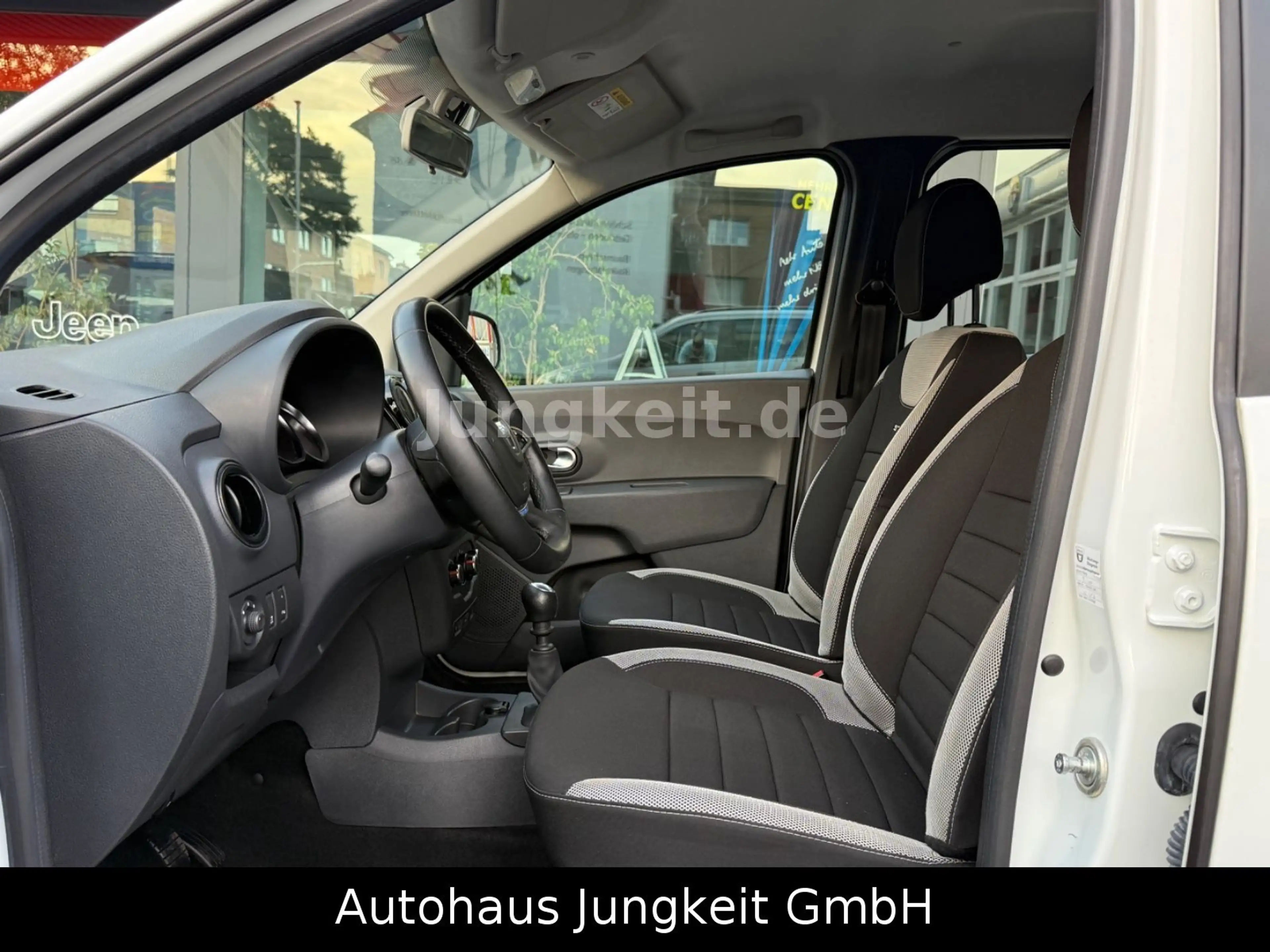 Dacia Lodgy Stepway * 7 Sitzer*R-Kamera*Navigation*AHK — photo 12