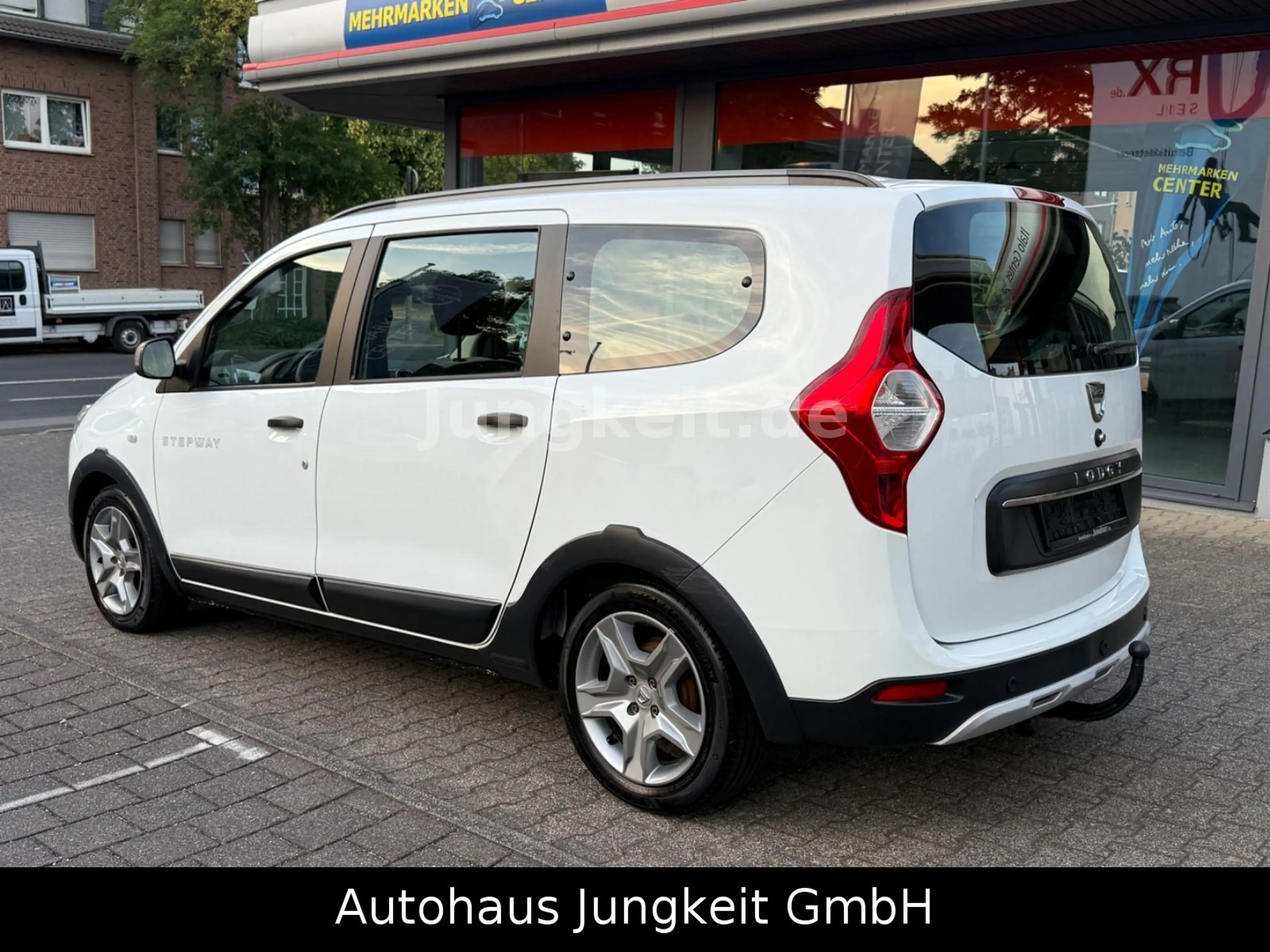Dacia Lodgy Stepway * 7 Sitzer*R-Kamera*Navigation*AHK — photo 7