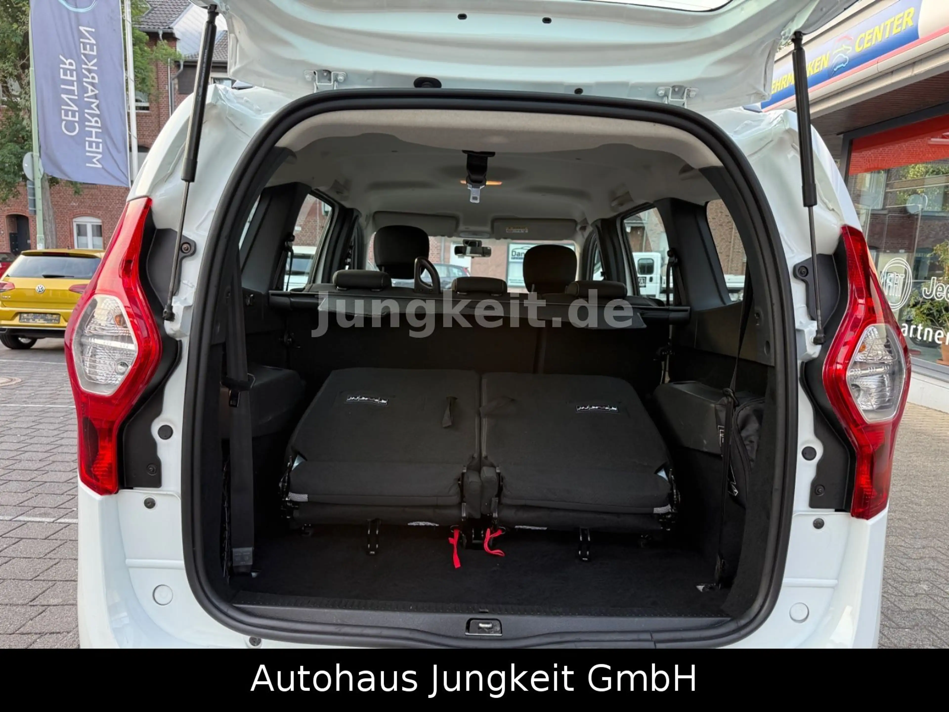 Dacia Lodgy Stepway * 7 Sitzer*R-Kamera*Navigation*AHK — photo 11
