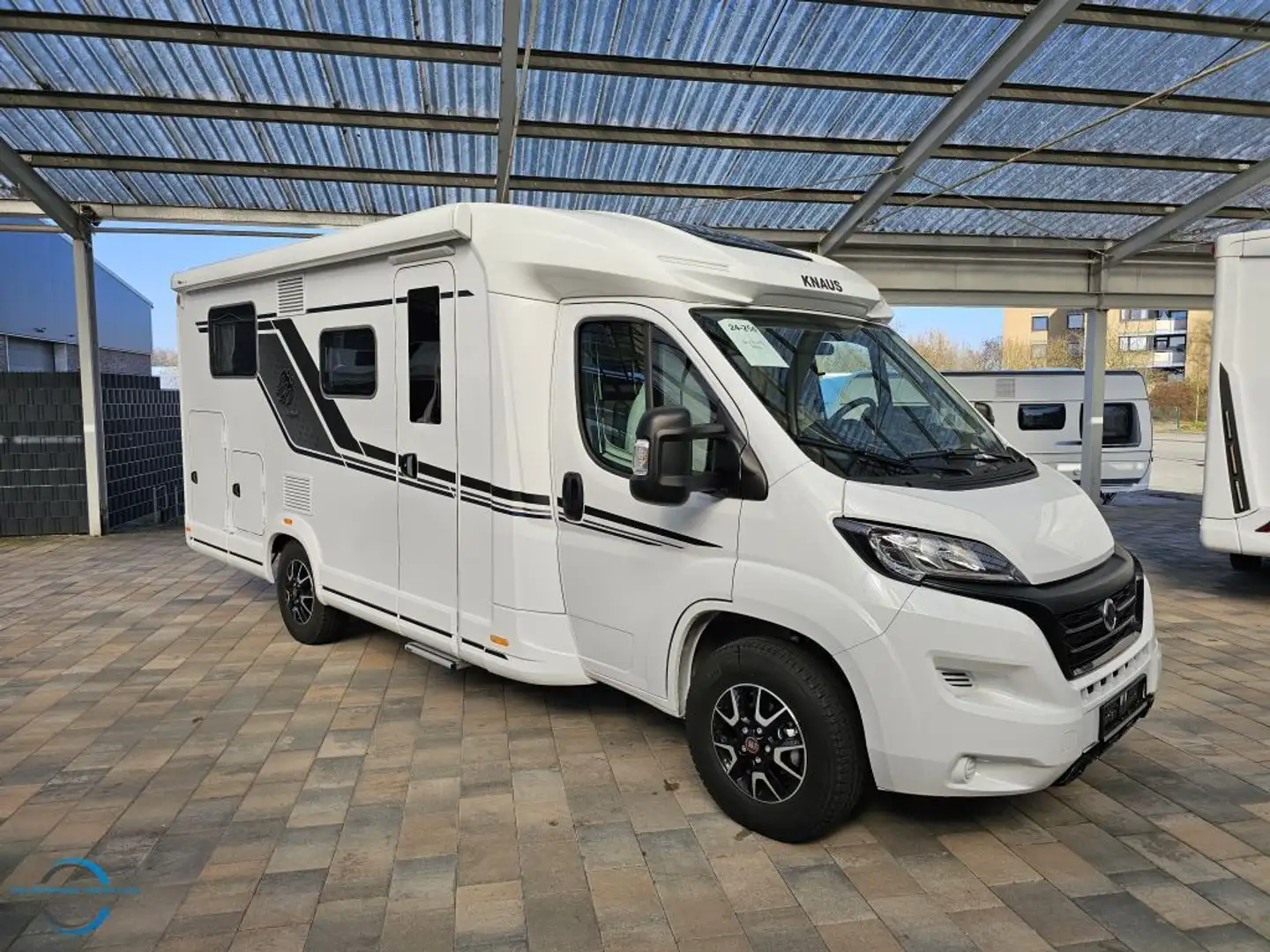 Knaus Sky TI 650 MEG Platinum Selection - 2